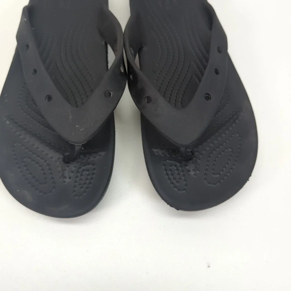 Crocs‎ Classic Flip Flops V2 Womens Size W 10 Black Slip On Thong Beach Sandals